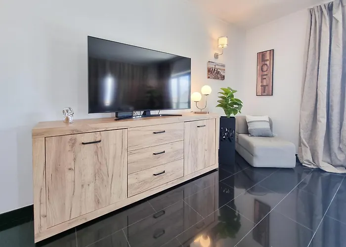 Rocha Tower Light 포티마오