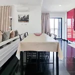 Rocha Tower Light Апартаменти