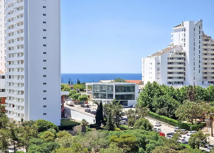 Rocha Tower Light Apartment