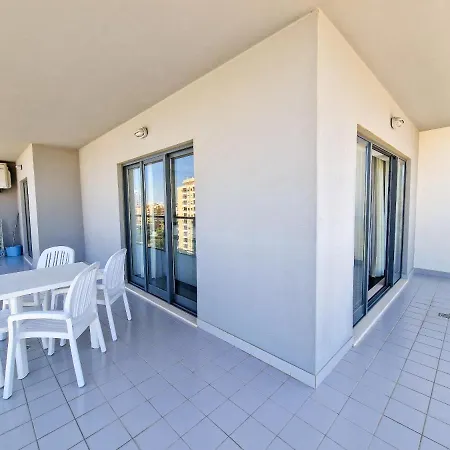 Rocha Tower Light Апартаменты *